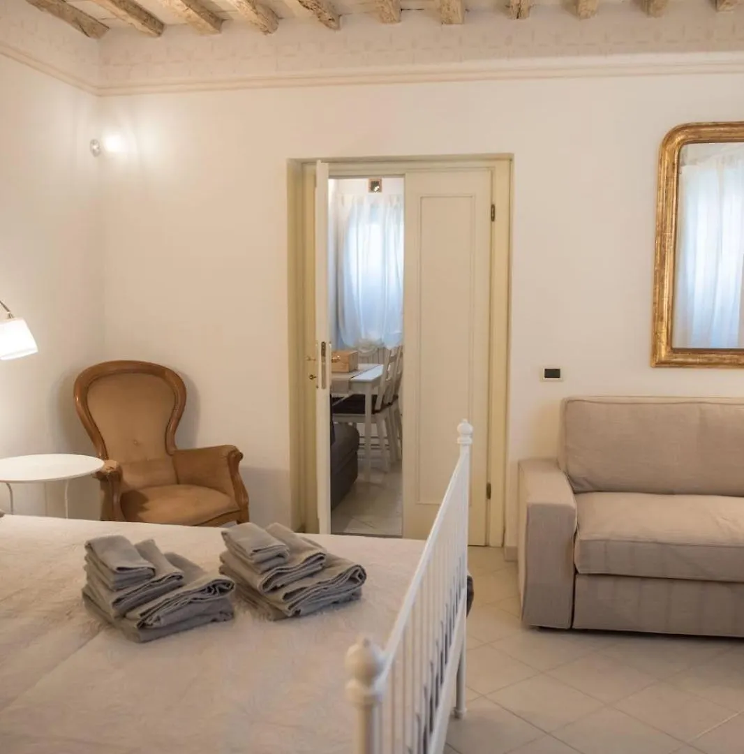 Casa Laurentius Pisa 0*,  Italia