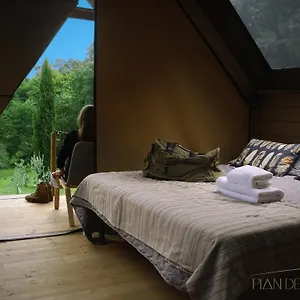 Luxe tent Glamping Pian Delle Ginestre, Sassetta